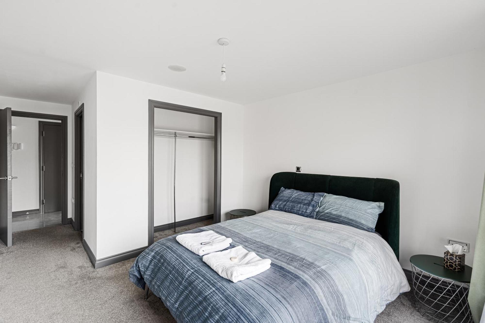 Long Letting - Luxurious 3 Bedroom Penthouse In City Centre - Parking Included! Chelmsford Bagian luar foto