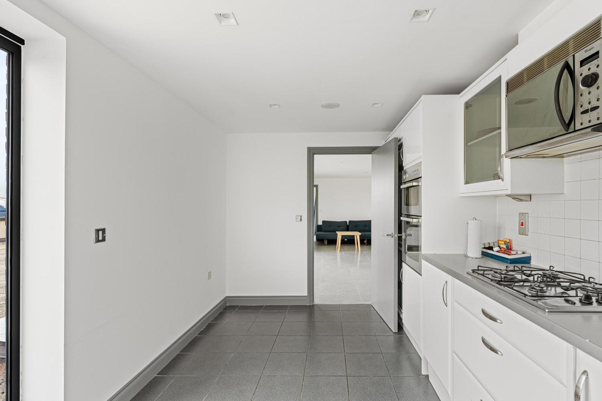 Long Letting - Luxurious 3 Bedroom Penthouse In City Centre - Parking Included! Chelmsford Bagian luar foto