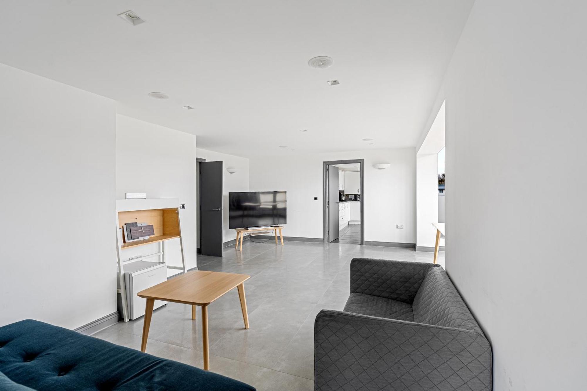 Long Letting - Luxurious 3 Bedroom Penthouse In City Centre - Parking Included! Chelmsford Bagian luar foto