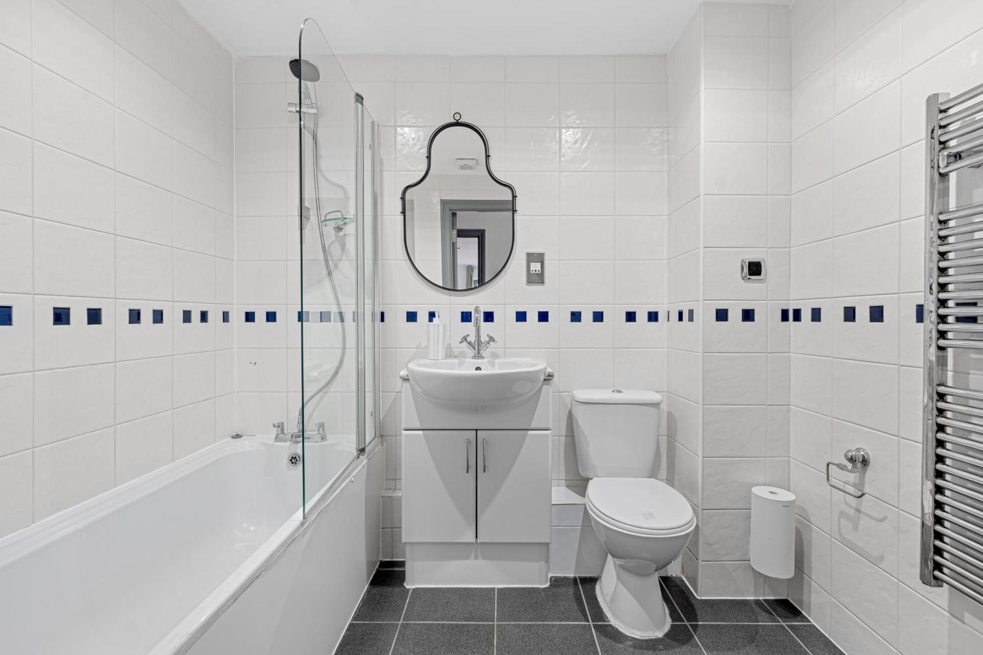 Long Letting - Luxurious 3 Bedroom Penthouse In City Centre - Parking Included! Chelmsford Bagian luar foto